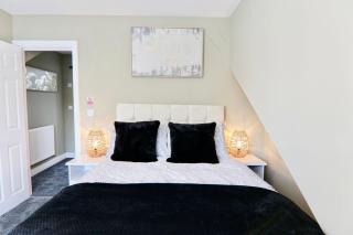 Spacious 2BR Haven Near Sheffield Centre - 1