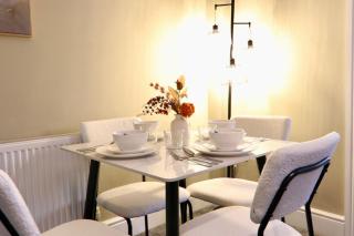 Stylish 1BR Retreat Close to Sheffield Centre - 3