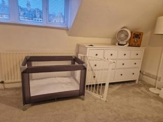 Family-Friendly 2 Bed Apartment in Oakwood - 6