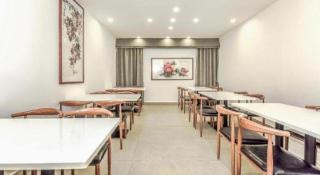 Borrman Hotel Zhuhai Mingzhu Railway Station Rainbow Shopping Mall - 3