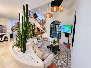 Casa Diplomatico 4BR Seminyak Villa with Private Pool and Billiards - 7