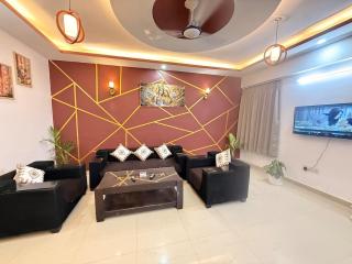Luxe and Spacious 2BHK Mansarovar Hyatt & Iskcon - 0