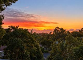 Gorgeous Spacious Family Home, 5 min to beach, Sunset Views - 5