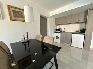 Modern 1BRapartment Pool & Prime Paphos Location - Paphos - 7
