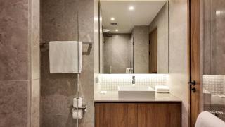 1BR Aurea Suite Beachfront Layan Beach - 4