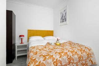 Komfortowy Apartament z Miejscem do Pracy w Krakowie by Noclegi Renters - 9