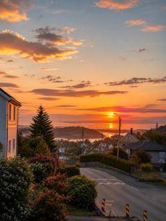 3-Bedroom Villa with Sunset Views, Fireplace & EVCharg - 9