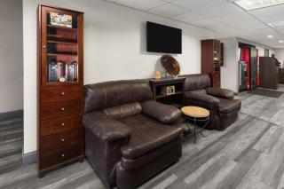 Days Inn by Wyndham Pierre - 3