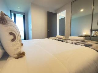 Prime luxury 2BR2BA with PoolGymFree Parking - 5