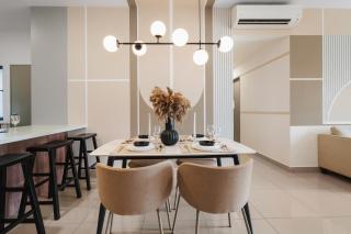 Big Family 4BR MVertica Near MRT by RumaBnB - 0