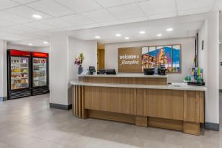Hampton Inn Wooster - 8