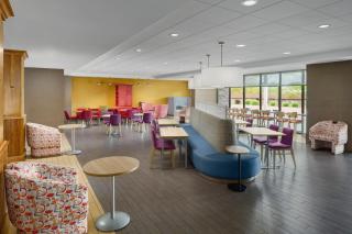 Home2 Suites by Hilton Champaign/Urbana - 6