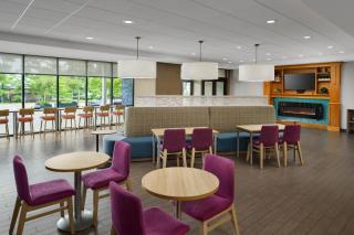 Home2 Suites by Hilton Champaign/Urbana - 4