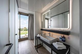 Yotel Geneva Lake, Select By Hilton - 3