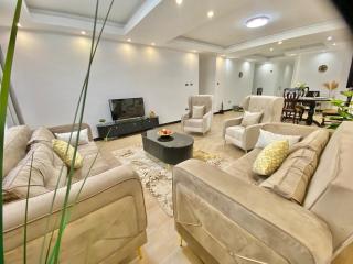 Top Bole Location, Walk to Airport, Balcony with City Views - 2