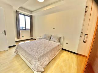 Top Bole Location, Walk to Airport, Balcony with City Views - 2