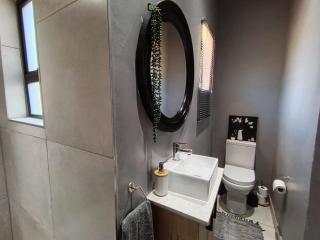 J & M Elegant Escape 1 - 2