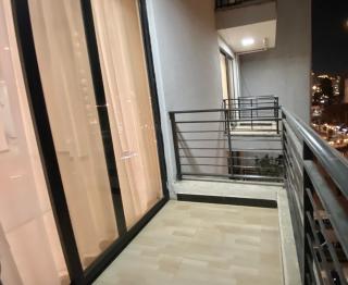 Top Bole Location, Walk to Airport, Balcony with City Views - 5