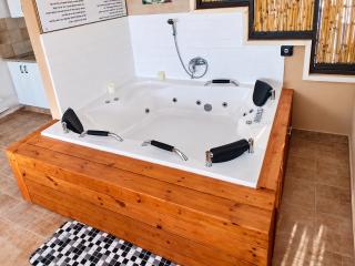 Art & View Family Jacuzzi Suite with Balcony - 2
