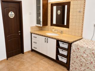 Art & View Family Jacuzzi Suite with Balcony - 3