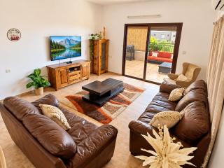 Art & View Family Jacuzzi Suite with Balcony - 5