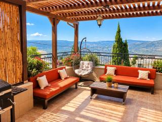 Art & View Family Jacuzzi Suite with Balcony - 0