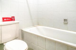 RedDoorz near Plaza Senayan - 9