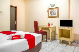 RedDoorz near Plaza Senayan - 8