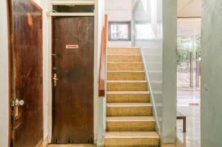 RedDoorz near Plaza Senayan - 8
