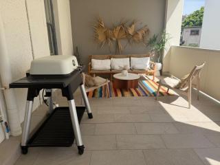 Majestic Beachfront - AC Parking Terrace BBQ - 9