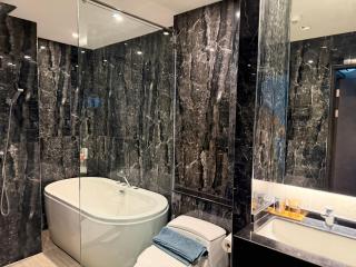 200m to Chang Klan Night Market Erawan 73sqm 2BR 2BA Pool View, Free Parking, Smart Toilet Bathtub - 7