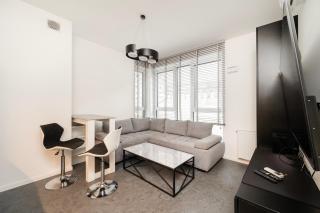 Piotrkowska Modern Apartment by BookingHost - 0