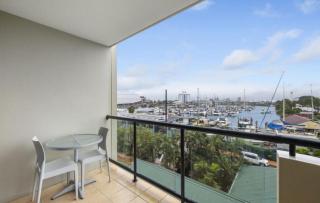 Palmer Street Marina Studio | Marina Views, Pool & Prime Location - 4