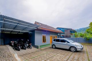 RedDoorz near Lokawisata Baturaden - Purwokerto - 9