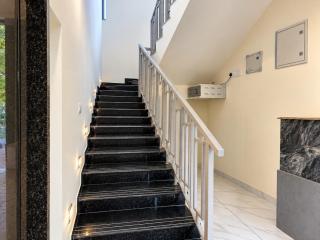 Modern 3BR Villa with Private Garden - 3