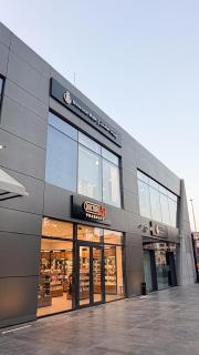 Brand New Luxury 3BR Eastown 5 min walk to AUC and EDNC - 4