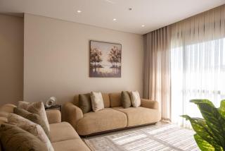 Brand New Luxury 3BR Eastown 5 min walk to AUC and EDNC - 7