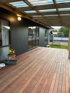 Sunny Motueka home with a nod to the 70s - 6