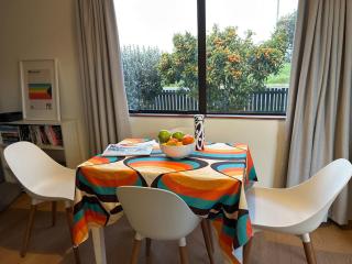 Sunny Motueka home with a nod to the 70s - 4