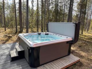 Villa Marja 2br, loft, sauna, jacuzzi, private location, 10min airport - 5