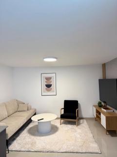 Noga Bar - Cozy private unit with hot tub - 8