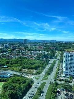 Modern Sea View 2BD Apartment with Balcony - 7