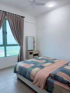 Modern Sea View 2BD Apartment with Balcony - 4