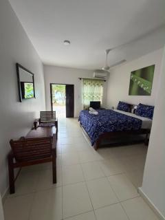 Queen Zee Garden Apartments - 4