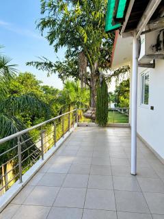 Rehmat Villa Luxury 4 Bedrooms 4 Bathrooms with Pool and Jacuzzi - 2