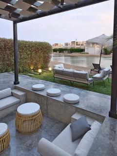Lagoon-Front 3-Bedroom Townhouse in Tawila, El Gouna by Beithady - 9