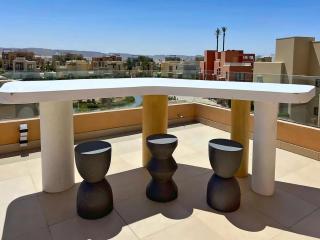 Lagoon-Front 3-Bedroom Townhouse in Tawila, El Gouna by Beithady - 5