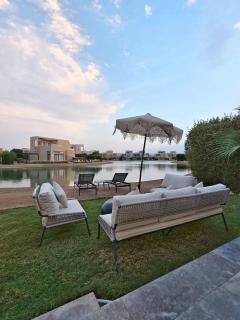 Lagoon-Front 3-Bedroom Townhouse in Tawila, El Gouna by Beithady - 2