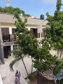 Queen Zee Garden Apartments - 9