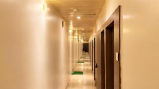 Hotel Embassy Suites - 2